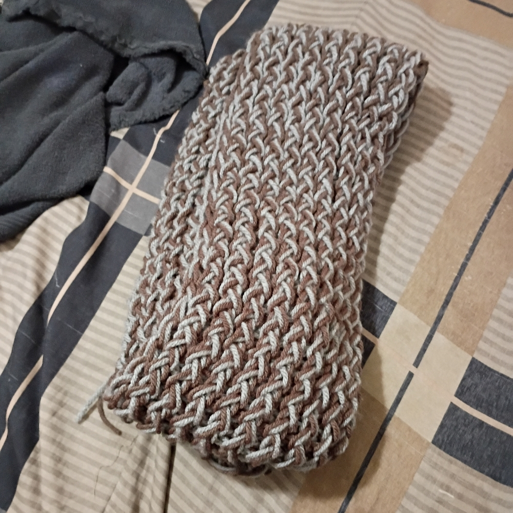 Chunky Knit Blanket - Brown and Cream